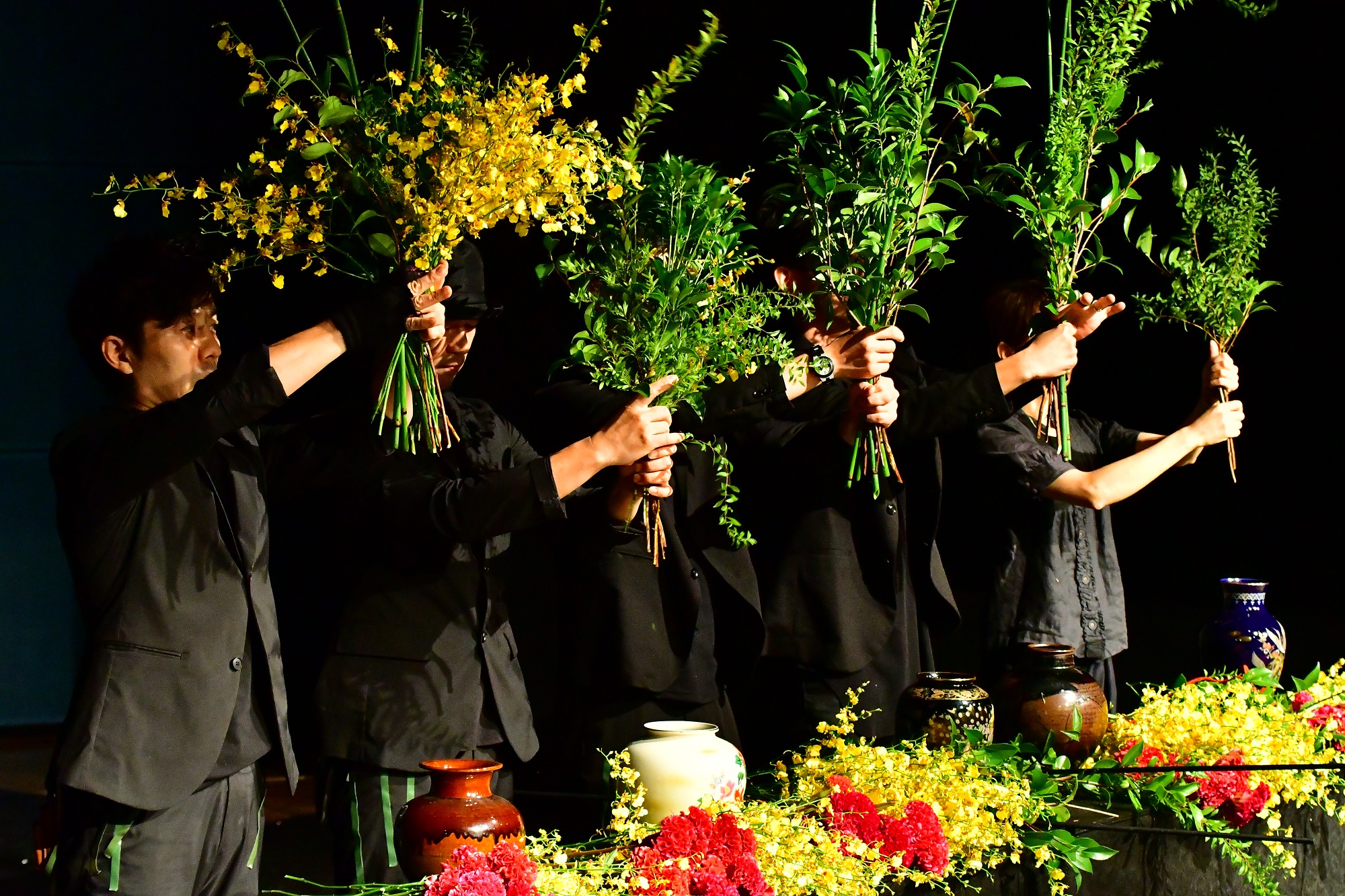 必見 福岡の花屋集団 伝巧節花と ルドルフ展 とのコラボ パフォーマンス インタビュー アルトネ