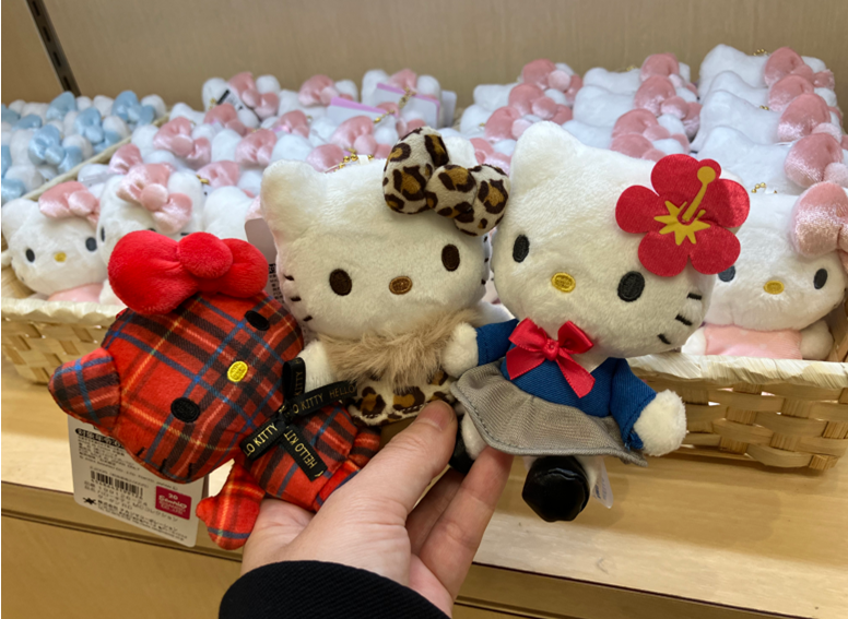 ハローキティ誕生50周年を祝したポップアップショップ、福岡三越